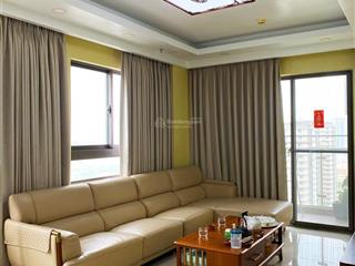 Cần bán căn hộ như hình 106m2 giá 5.5 tỷ, 3pn, 2wc, lầu cao view thoáng mát.  0948 449 *** ngân