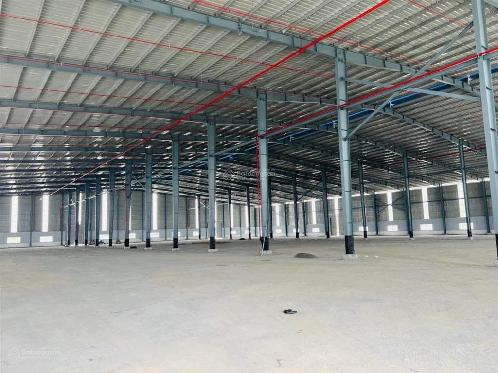 Nhà xưởng 3 mặt tiền đường nhựa tại hiệp thạnh, đức trọng, s = 4000 m2 có 1200m2 thổ cư