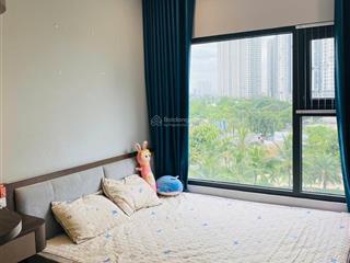 Chính chủ cần bán nhanh căn 1 + dt 43m2 giá 3 tỷ 1 có tl, view bể bơi tòa 403