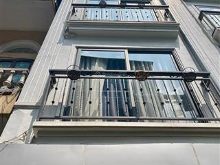 Bán nhà phố dịch vọng cầu giấy nhà mới, ôtô, kinh doanh, sát phố, 38m2x6txmt 4m. chỉ 7.8 tỷ còn tl