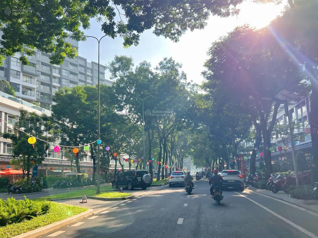 Shophouse celadon city 535.5m2 trục đại lộ 62m. hđ thuê 5 năm mua trực tiếp cđt ,kinh doanh sầm uất