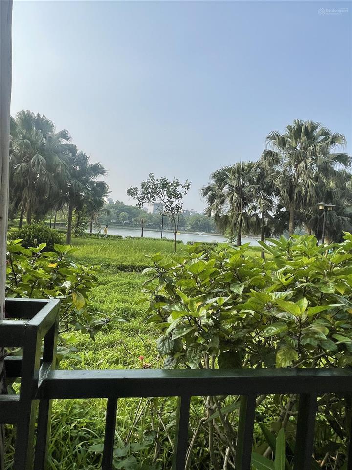 Bán căn hộ cao cấp n01t1 ngoại giao đoàn ,132m, 4 phòng ngủ full nội thất ,view hồ .giá chỉ 13 tỷ