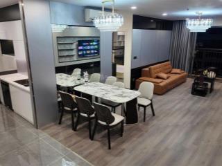 Bán căn hộ cao cấp n03t3 ngoại giao đoàn, 110m2 , 3pn , full nội thất , có slot ô tô, sổ lâu dài