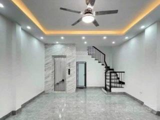 Bán nhà phân lô võ chí công ô tô đỗ cửa 6 tầng thang máy 40m2 chỉ 9,8 tỷ