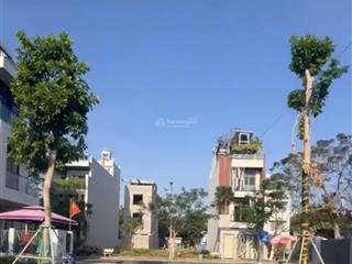 Chính chủ bán nền đất 90m2, vị trí đẹp, đường thông, giá rẻ nhất thị trường. chỉ 7tỷ bao giấy