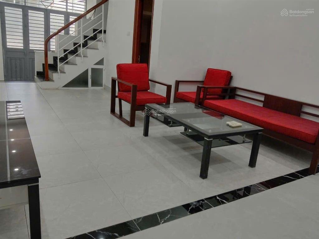 Ngọc thụy  nguyên căn sạch đẹp  5 ngủ  full đồ  15tr/th