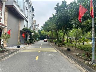 Chính chủ bán 90m2 đất tđc giang biên mặt tiền 6m  đường 13m, vỉa hè to