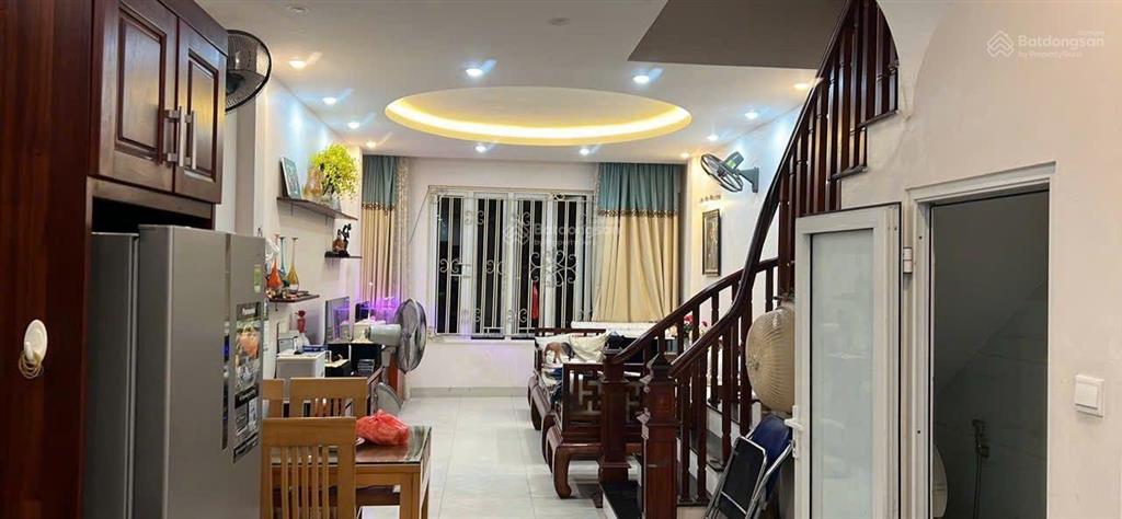 Cổ linh nguyên căn 5 tầng  4 ngủ  ô tô  13tr