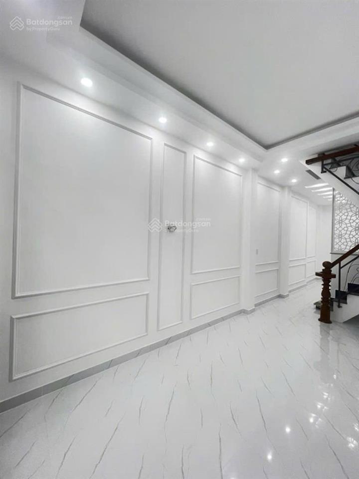 Nhà 4 tầng mới có sân thượng  trần xuân soạn q7 giá 4.5 tỷ tl