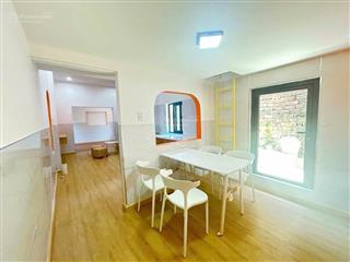 Cần tiền bán gấp, 81m2 đất tặng nhà c4 còn mới  biển sơn trà! nhà nằm vị trí đẹp