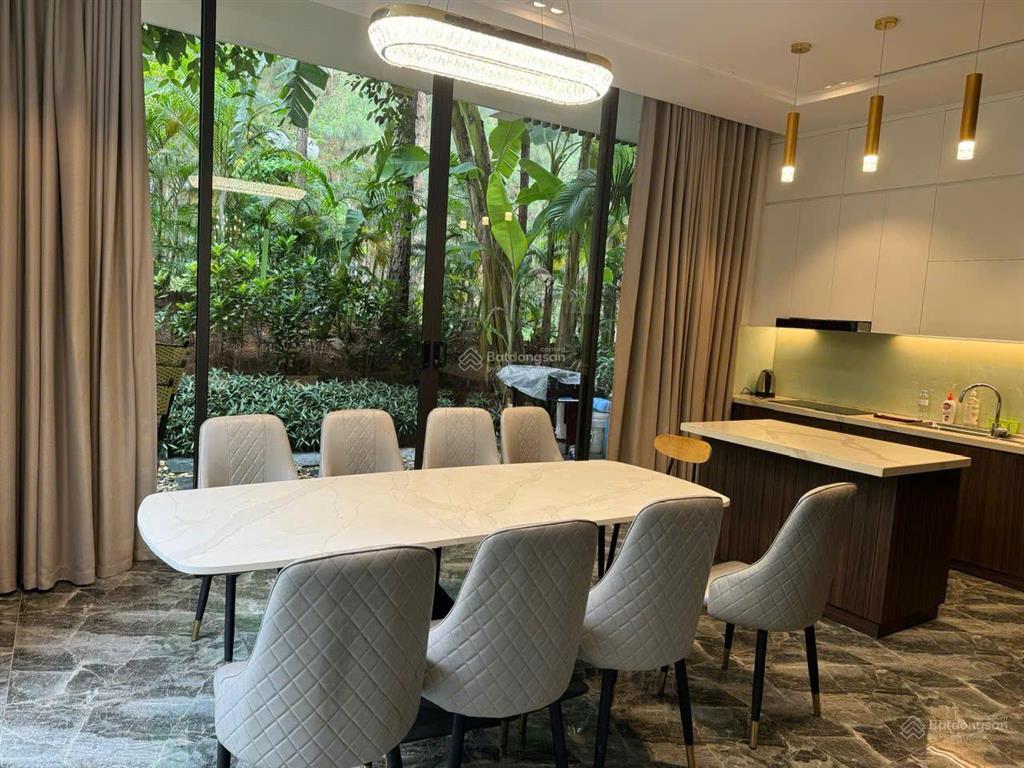 Villa 2 mặt thoáng 163m², mặt hướng hồ đại lải, lưng tựa rừng thông, sân vườn, bể bơi to 15,8 tỷ