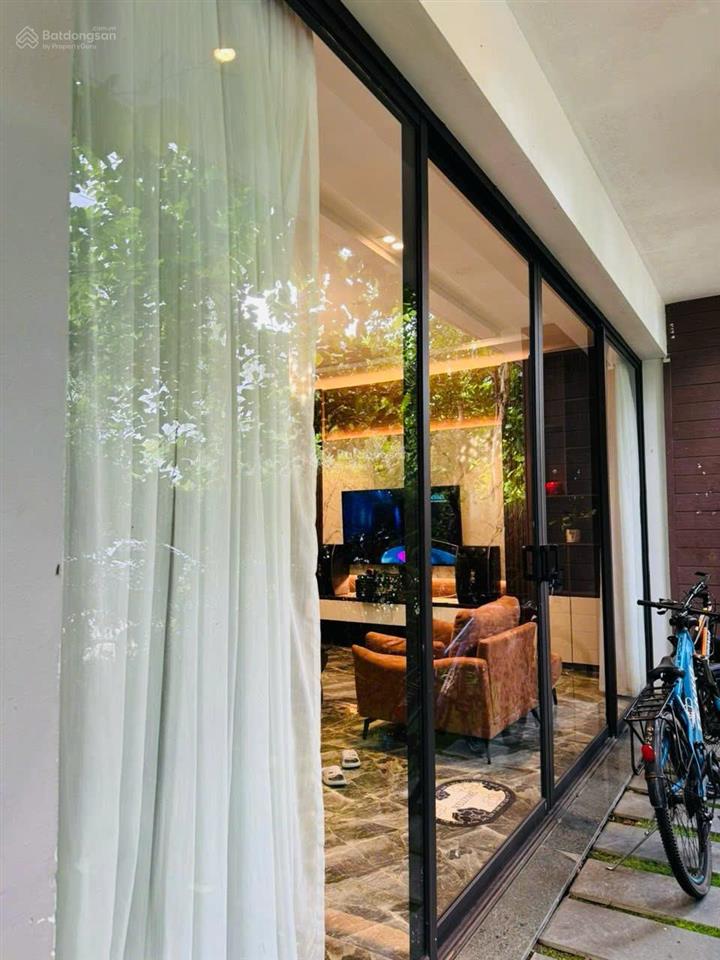 Villa 2 mặt thoáng 163m², mặt hướng hồ đại lải, lưng tựa rừng thông, sân vườn, bể bơi to 15,8 tỷ