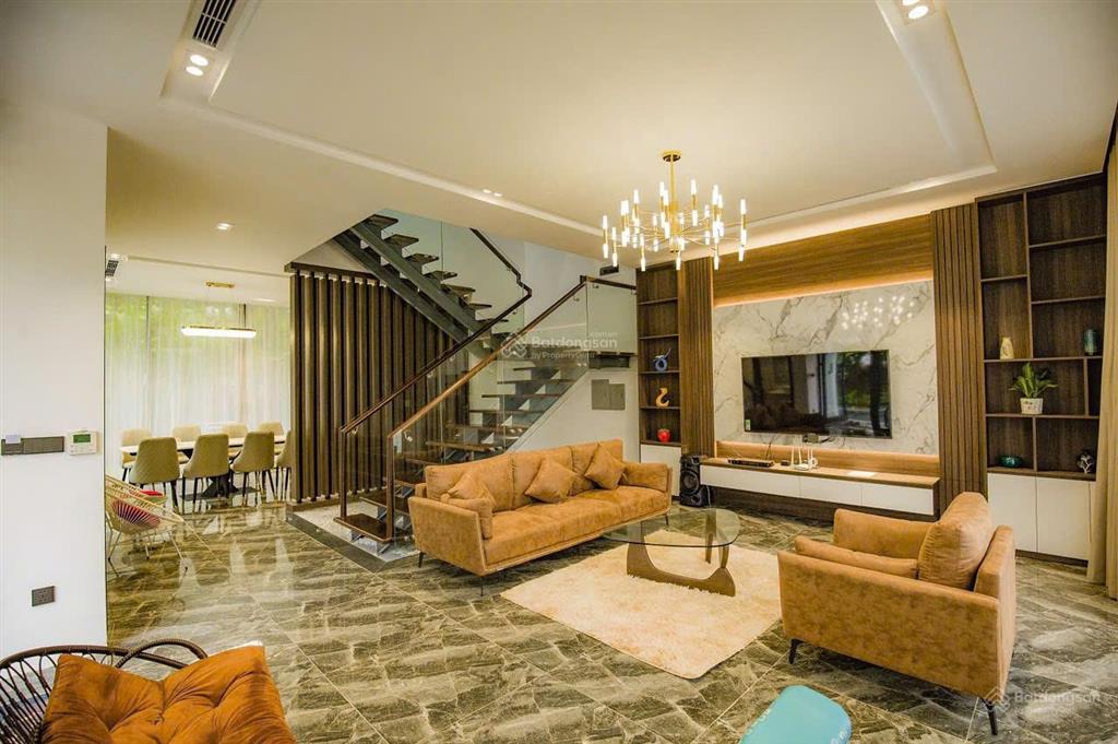 Villa 2 mặt thoáng 163m², mặt hướng hồ đại lải, lưng tựa rừng thông, sân vườn, bể bơi to 15,8 tỷ