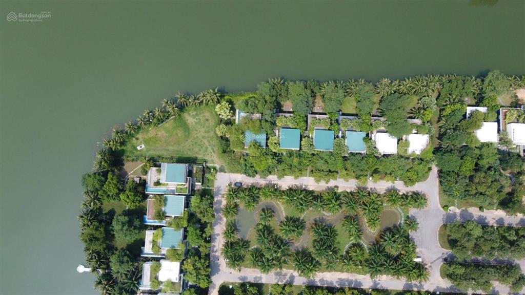 Bán biệt thự bán đảo 375m2, mặt hồ đại lải, view rừng thông, sổ lâu dài, 5 phòng ngủ, sân vườn rộng