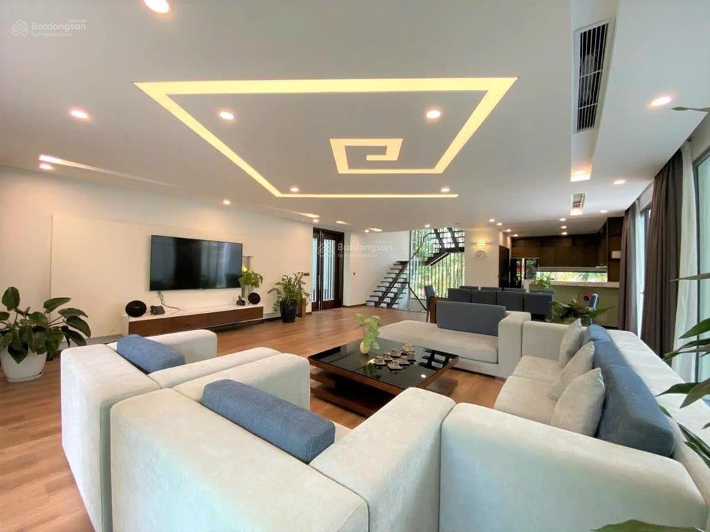 Bán biệt thự bán đảo 375m2, mặt hồ đại lải, view rừng thông, sổ lâu dài, 5 phòng ngủ, sân vườn rộng