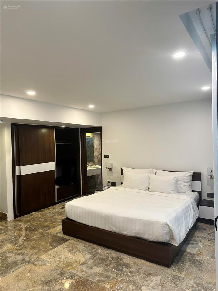 Bán biệt thự bán đảo 375m2, mặt hồ đại lải, view rừng thông, sổ lâu dài, 5 phòng ngủ, sân vườn rộng