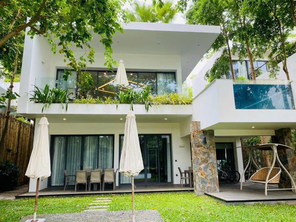 Bán biệt thự bán đảo 375m2, mặt hồ đại lải, view rừng thông, sổ lâu dài, 5 phòng ngủ, sân vườn rộng