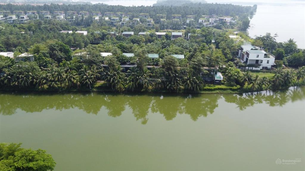 Bán biệt thự bán đảo 375m2, mặt hồ đại lải, view rừng thông, sổ lâu dài, 5 phòng ngủ, sân vườn rộng