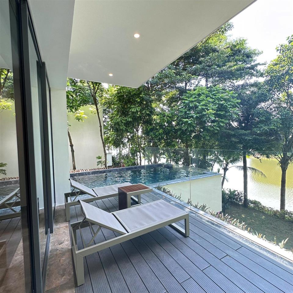 Bán biệt thự bán đảo 375m2, mặt hồ đại lải, view rừng thông, sổ lâu dài, 5 phòng ngủ, sân vườn rộng