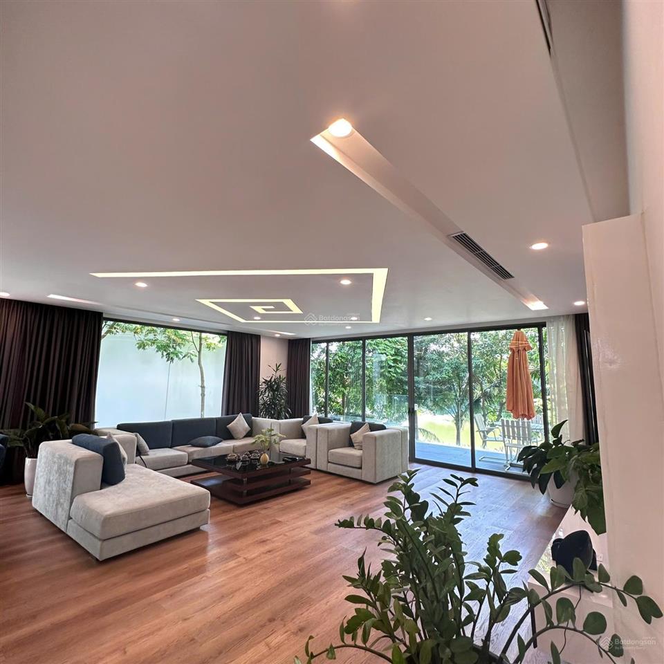 Bán biệt thự bán đảo 375m2, mặt hồ đại lải, view rừng thông, sổ lâu dài, 5 phòng ngủ, sân vườn rộng