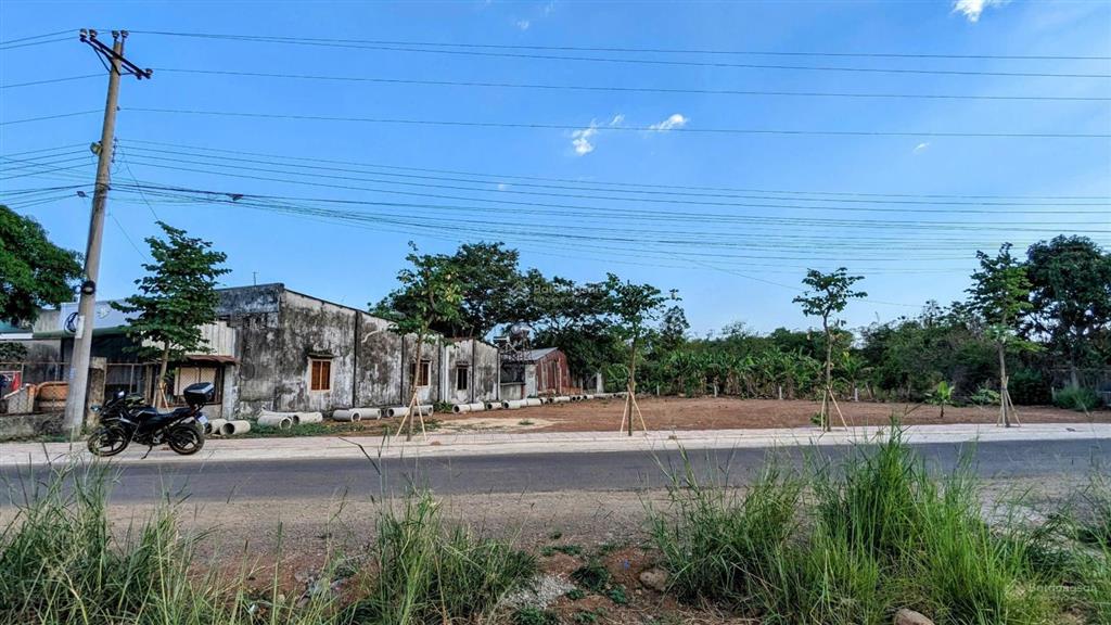 Đất 163m2, ngang 5.2m mặt tiền đường nhựa, sổ riêng thổ cư, gần chợ, xã sông thao