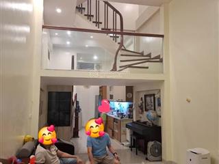 Bán nhà hoàng hoa thám cách ô tô chừng 50mnhà mới đẹp, full nội thất  4 phòng ngủ khép kín.