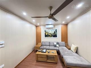 Bán nhà phố cửa nam   vị trí đắc địa 3 phòng ngủ.  ở hoặc kinh doanh  sổ đỏ lâu dài .
