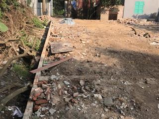 Mình đang cần tiền bán gấp đất xen kẹt 55,6m2 vuông vắn đã dựng nhà tôn