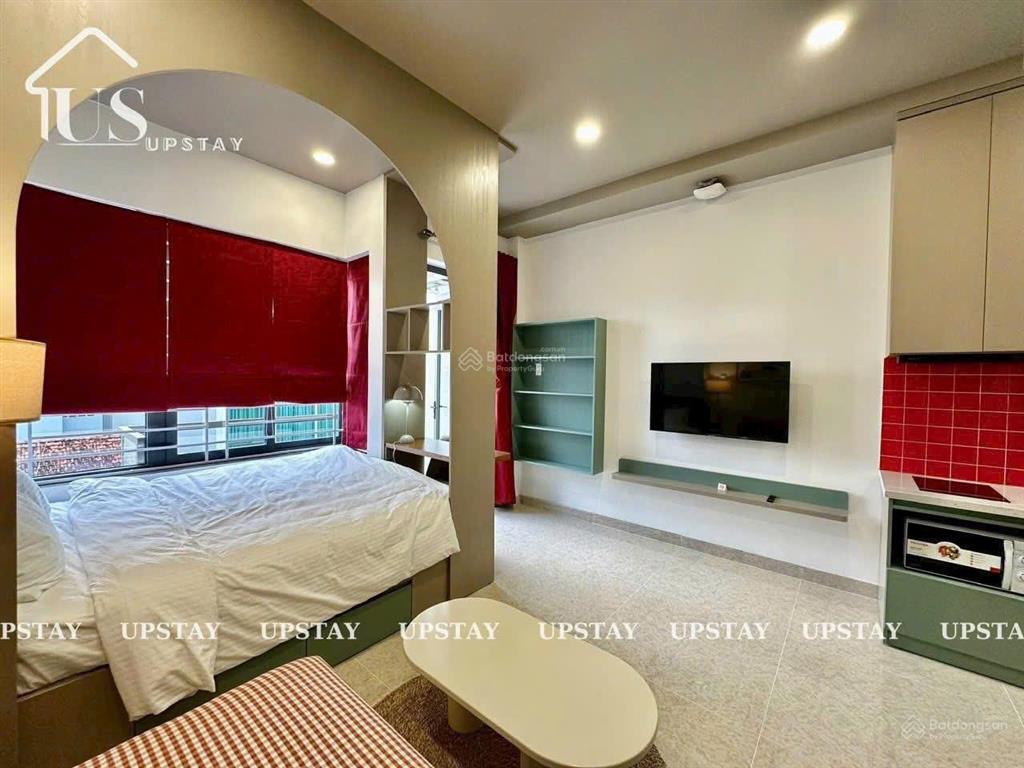 Tòa nhà dòng tiền chùa láng, gần đh ngoại thương, dòng tiền 7%, 18 phòng vip, 83m