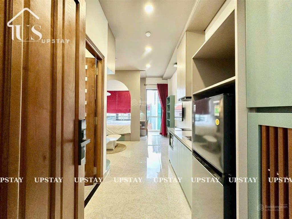 Tòa nhà dòng tiền chùa láng, gần đh ngoại thương, dòng tiền 7%, 18 phòng vip, 83m