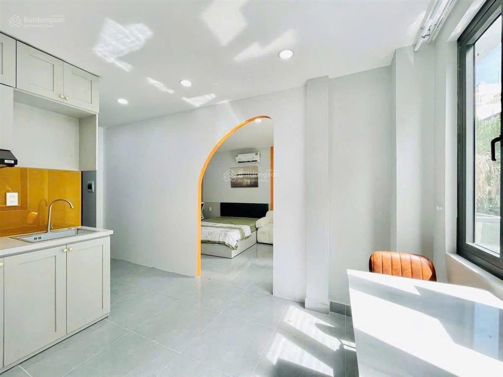 Tòa căn hộ dịch vụ nguyên hồng 22 phòng, dòng tiền 8%, 20m ra ô tô tránh, pccc, 84m