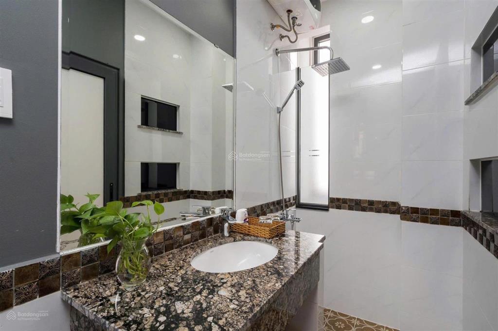 Bán tòa nhà dòng tiền quan nhân dòng tiền 1.1 tỷ, 18 phòng khép kín, ba gác, full pccc, 82m2