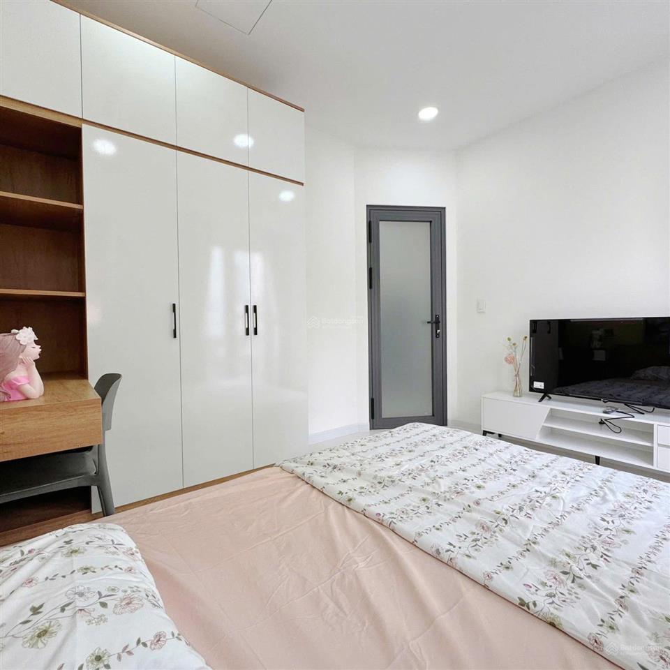 Tòa căn hộ dòng tiền xã đàn, 2 thoáng, 20 phòng, dt 7%/năm, 30m ra ô tô, gần bách khoa, 85m2