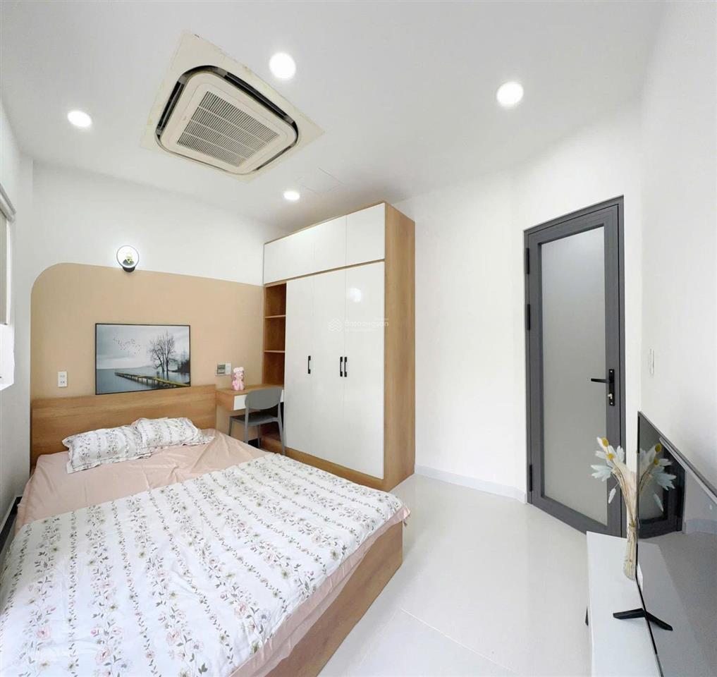 Tòa căn hộ dòng tiền xã đàn, 2 thoáng, 20 phòng, dt 7%/năm, 30m ra ô tô, gần bách khoa, 85m2