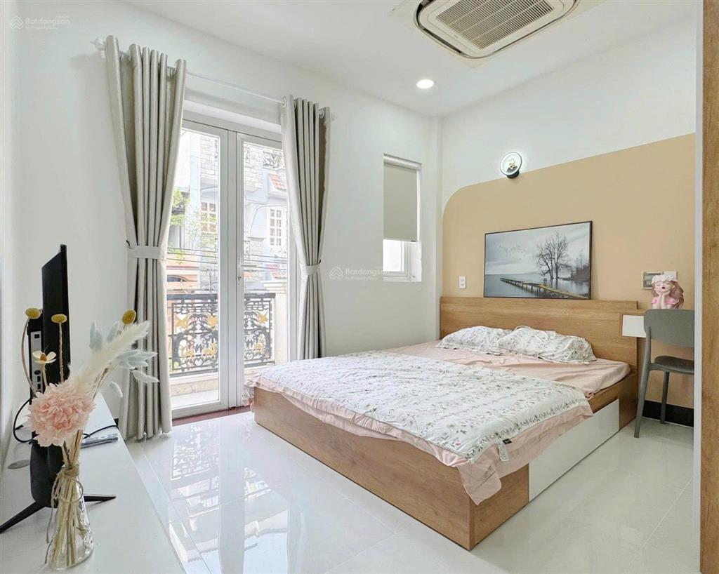 Tòa căn hộ dòng tiền xã đàn, 2 thoáng, 20 phòng, dt 7%/năm, 30m ra ô tô, gần bách khoa, 85m2