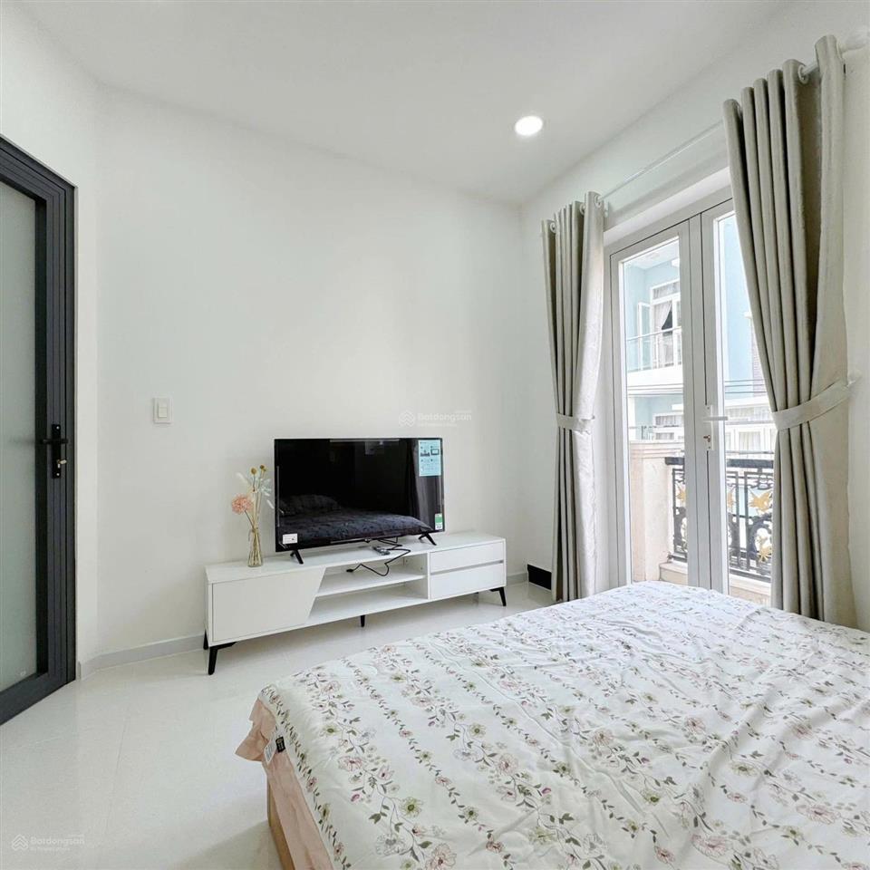 Tòa căn hộ dòng tiền xã đàn, 2 thoáng, 20 phòng, dt 7%/năm, 30m ra ô tô, gần bách khoa, 85m2