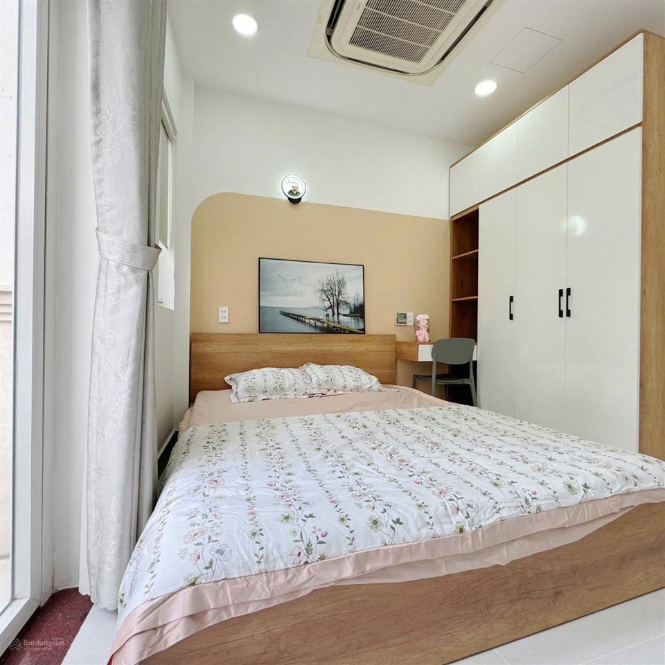 Tòa căn hộ dòng tiền xã đàn, 2 thoáng, 20 phòng, dt 7%/năm, 30m ra ô tô, gần bách khoa, 85m2