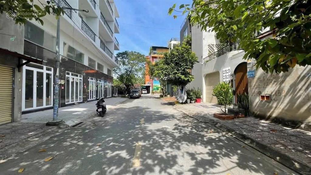 Bán lô đất góc 2mt ngay khu nam long quận 12. giáp gò vấp, đường thông xe hơi. 83,5m2 giá chỉ 4tỷ7
