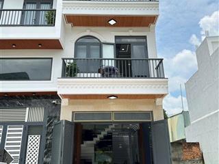 Bán nhà 2 lầu đường thạnh lộc 47, quận 12. đường lớn 12m ô tô quay đầu, full nội thất giá 5tỷ750tr