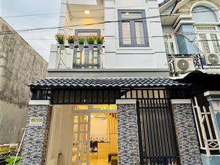 4tỷ530 nhà 1trệt 1lầu thạnh lộc 15, quận 12. dt4x12 full nội thất hẻm 5m ô tô. gần ngã tư ga, chợ