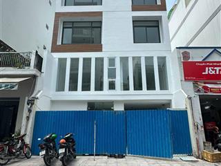 Cho thuê tòa nhà mặt tiền phường đakao  quận 1  ngang 8m sàn trống suốt