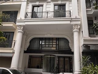 Toà nhà văn phòng ngay đầu phố bà triệu, đại cồ việt, mặt tiền 6,8m  dòng tiền 1,5 tỷ/năm