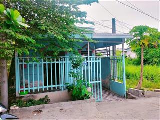 Nguyễn văn tạo long thới .bán nhà cấp 4... dt 100m(5*20) sổ riêng sẵn... hoàn công giá 3 tỷ 400