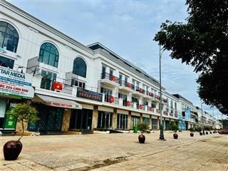 Gia đình chuyển công tác cần bán gấp nhà mặt tiền đẹp