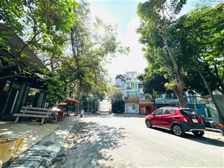 Himlam linh chiểu nhà 1 trệt 2 lầu đường 15m có lề đối diện công viên dt 80m2 hoàn công đủ sổ vuông