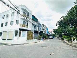 Duy nhất 1 lô đường nhựa 8m khu nhiều nhà cao tầng khu bàn cờ dt 90m2(5mx1) có công viên nội bộ