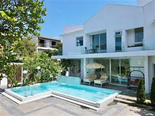 Villa vị trí kim cương ngay sông hàn  hơn 1300m2  dòng tiền hơn 100 triệu/ tháng  giá 32 tỷ