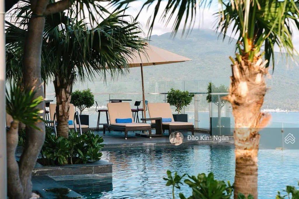 Mt đường biển hoàng sa view trực diện biển xây được cao tầng dt lớn gần 1000m2