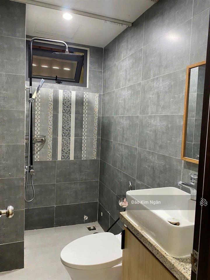 Toà căn hộ mt sơn thủy 2 mới đẹp  5 tầng  cách bãi tắm 5 phút di chuyển  dòng tiền 40 triệu/th.