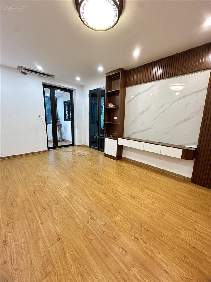 Bán nhà tập thể cầu giấy. dt 120m2, 3 ngủ. giá 4.15 tỷ